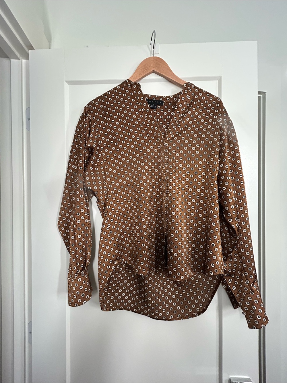 NWOT Women’s Sanctuary Brown Printed Long-Sleeve Shirt Sz XS (runs large)